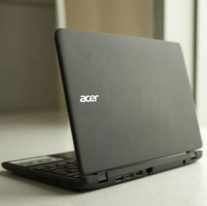 Acer Aspire ES1 132 C2D7